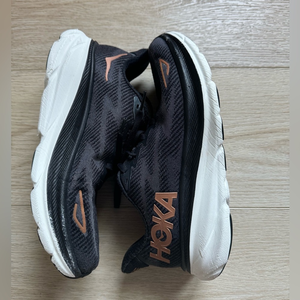 Pre-loved hoka Clifton 9